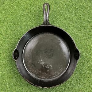 Vintage Griswold No 9 Cast Iron Skillet Large Block Logo Heat Ring 710